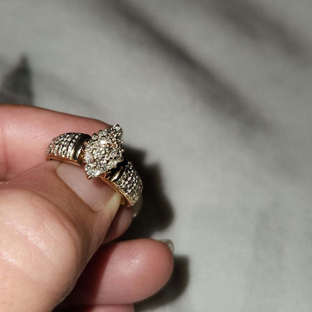 10k yellow gold diamond ring